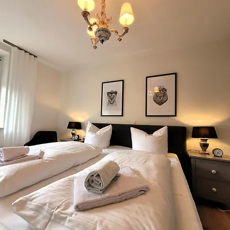 Apartment 21093